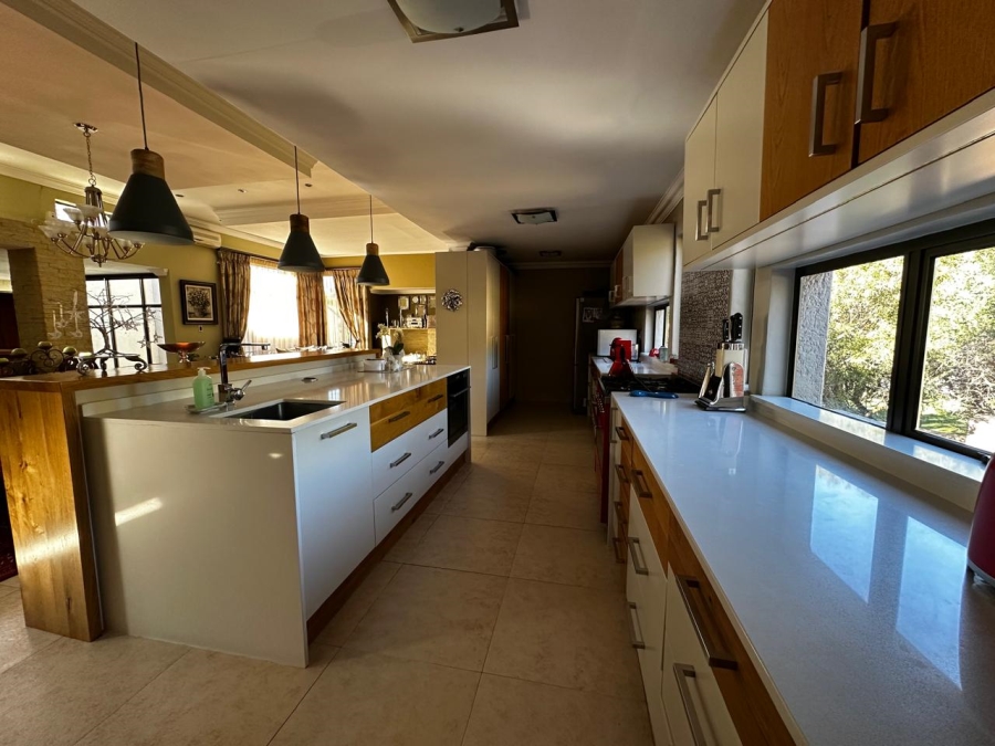 6 Bedroom Property for Sale in Oubos Free State